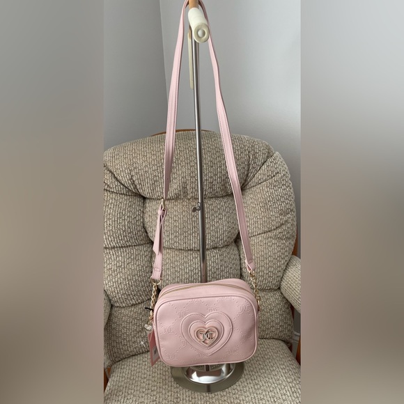 NWT Juicy Couture Crossbody Purse 
Pink 8” x 6” 
Never Used - Picture 7 of 7